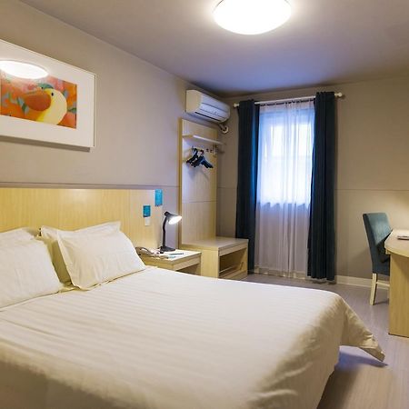 Jingjiang Inn Jurong Renmin Road Csencsiang Kültér fotó