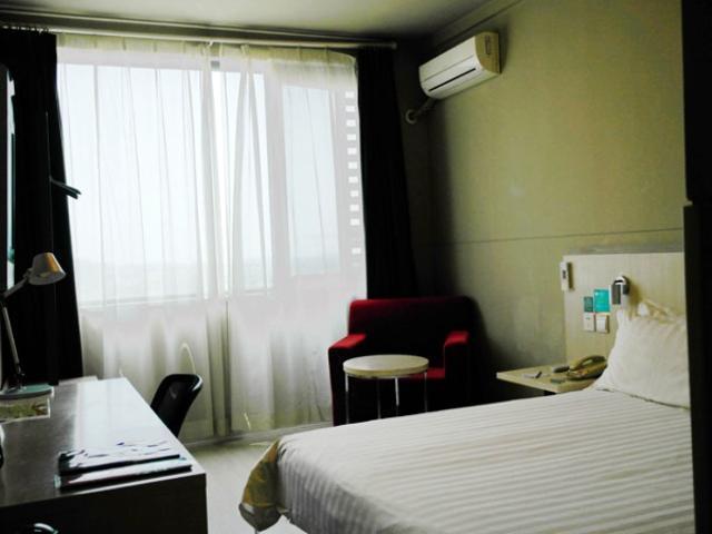 Jingjiang Inn Jurong Renmin Road Csencsiang Kültér fotó